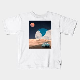 Break in the clouds Kids T-Shirt